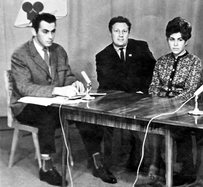 Юрий Ковеленов (слева) во время работы на Ярославском телевидении