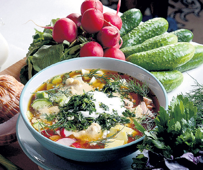 В настоящей окрошке не бывает колбасы, картошки и редиски