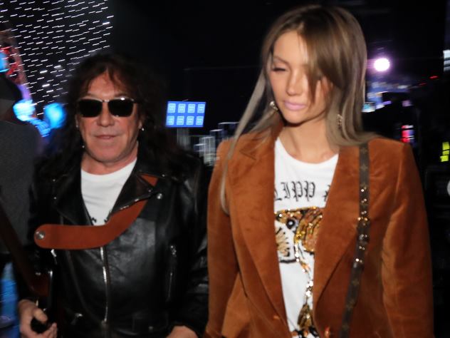 Владимир Кузьмин с девушкой Светланой