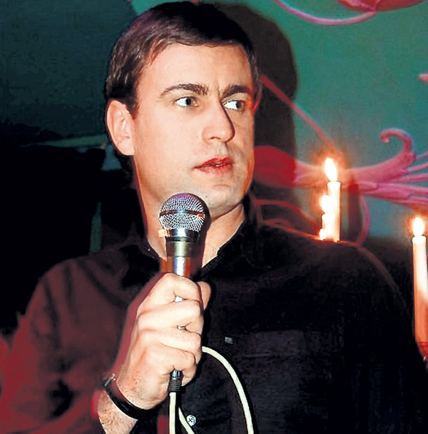 Ресторатор Шпонька любит поорать песни группы «Ленинград» в караоке