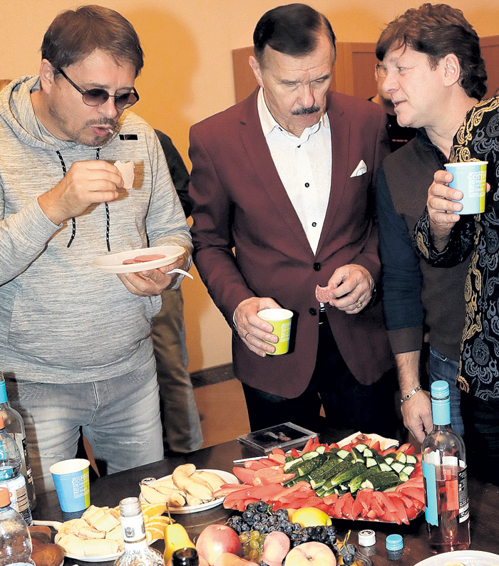 Владимир Маркин, Леонид Серебренников и Феликс Царикати ели и пили за троих