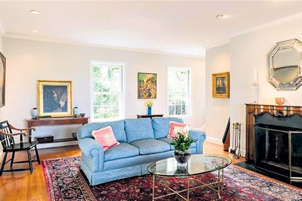 Внутри коттедж такой же уютный, как и снаружи