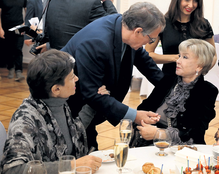 Вера Алентова