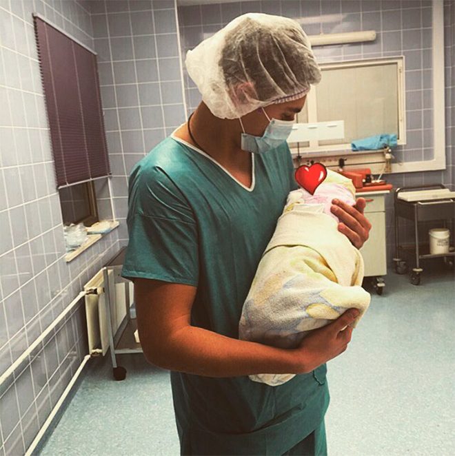 Как живет младший брат певицы Алсу