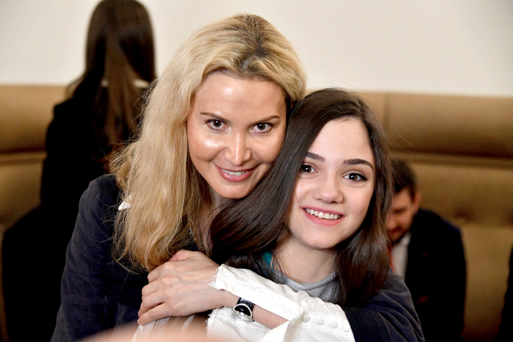 Когда-то Этери Георгиевна обнимала Женю как родную дочь