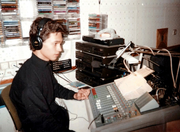 Свою карьеру Малозёмов начинал на радио в Челябинске