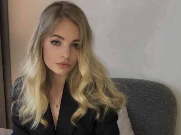 Лиза Пескова