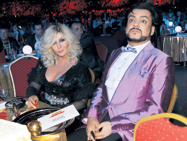 «Король ремейков» не стесняется перепевать хиты Ирины Билык. Старые знакомые одно время строили из себя любовников, но им никто не поверил