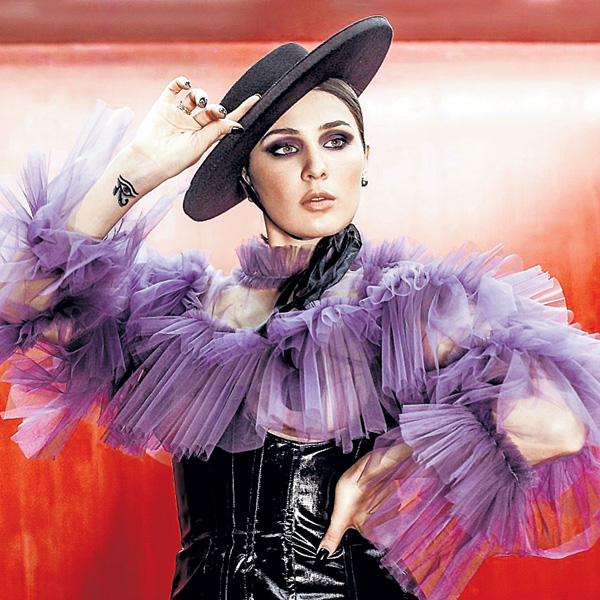 Анна Корсун уверяет, что псевдоним Maruv ей приснился