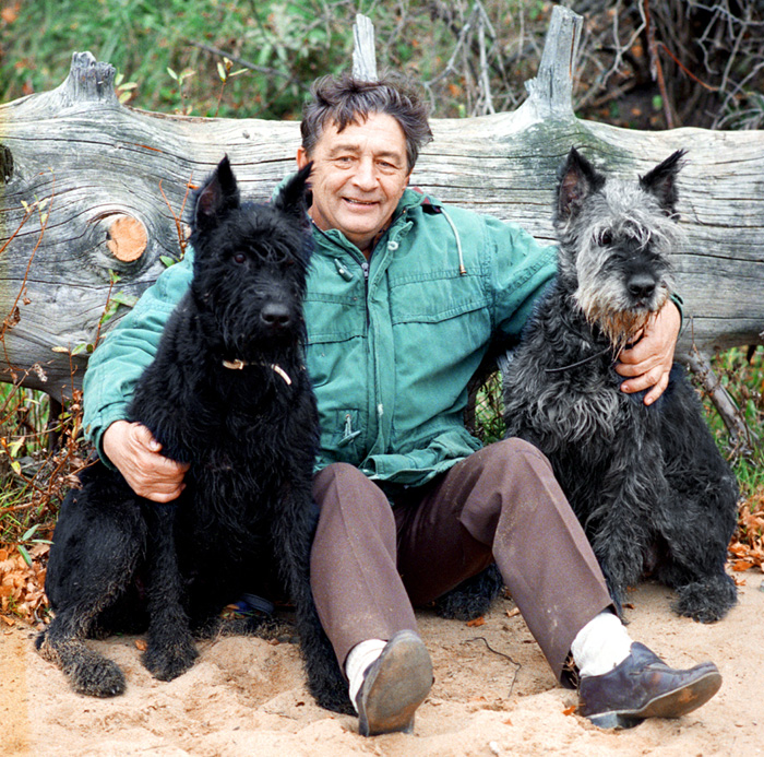 Про своих псов Эдуард Успенский написал книгу «Как правильно любить собак»
