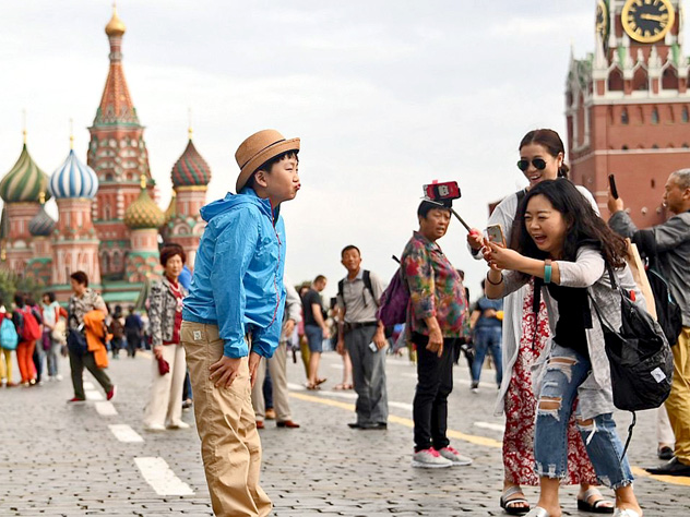 Верный знак: много туристов из Страны восходящего солнца - значит, место стоящее