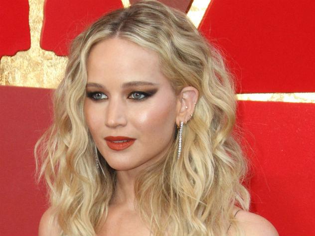 Дженнифер Лоуренс помолвлена