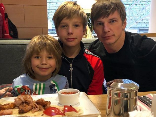 Андрей Аршавин с детьми