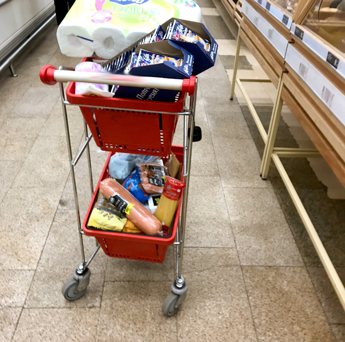 За две корзинки продуктов пришлось заплатить 3782 руб. 14 коп.