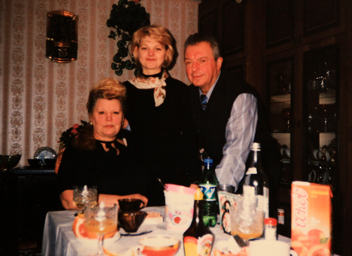 Евгений Суслов женой и дочкой