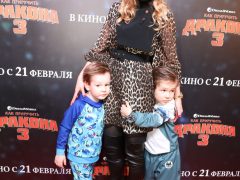 МАРИЯ КОЖЕВНИКОВА С СЫНОВЬЯМИ