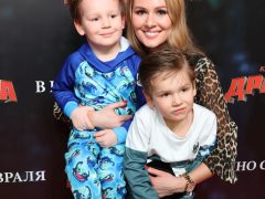 МАРИЯ КОЖЕВНИКОВА С СЫНОВЬЯМИ