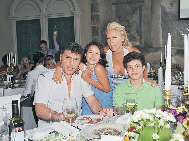 Борис Немцов, Екатерина Одинцова, их сын Антон и дочь Дина