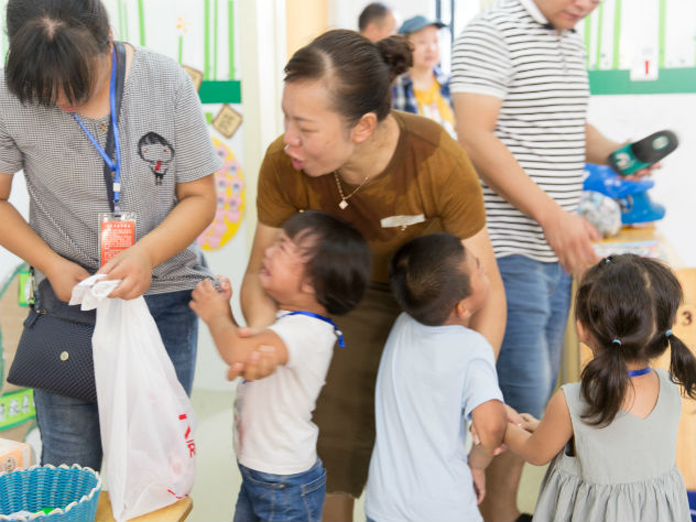Воспитательницы-китаянки издевались над детьми.