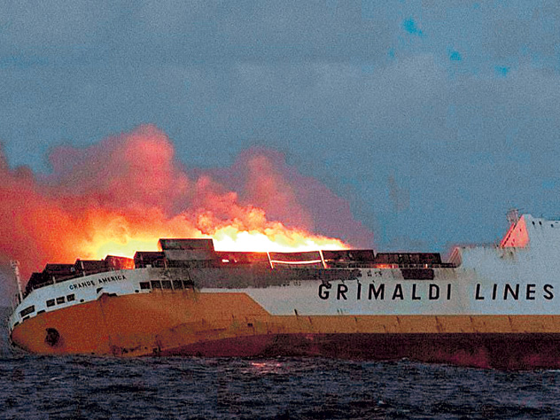 Пожар на море лишил латиносов дорогих игрушек