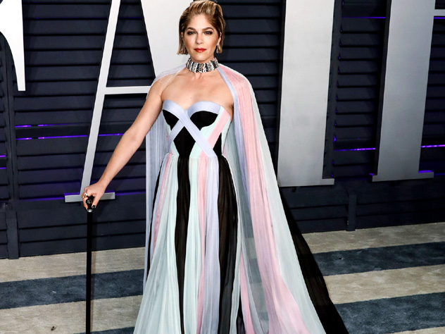 В феврале Блэр в добром расположении духа пришла на вечеринку в честь вручения «Оскара» (платье - Ralph & Russo)