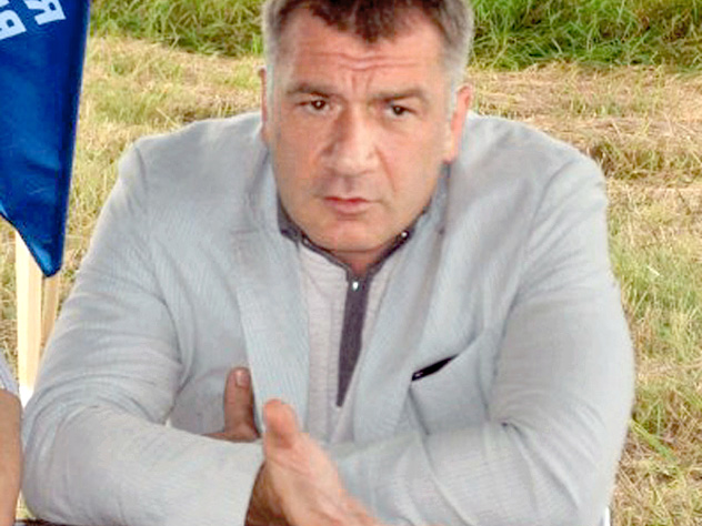 В 2017 году герр Владимир Петров задекларировал годовой доход в 238,67 млн. руб. и имущество - 120 земельных участков, 2 жилых дома, 5 квартир, 9 нежилых помещений