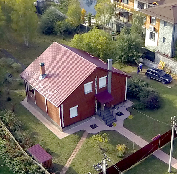 Вдова актера надеется, что загородный участок и дом Владимира Абрамовича, как и московская квартира, достанутся ей