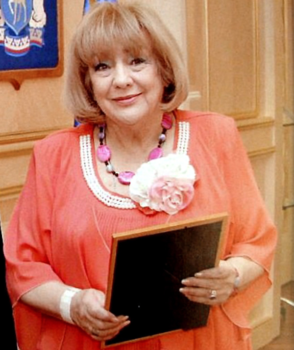 На Лидии Гладкой поэт был женат дважды: в первый и четвертый раз