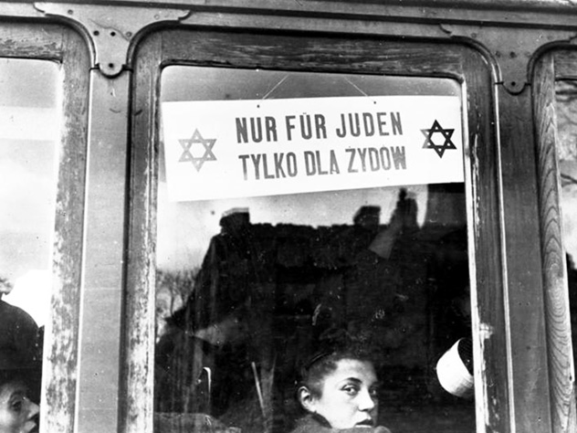 Варшавский трамвайный вагон «только для жидов» в 1940 году