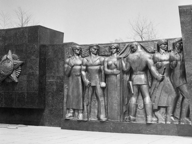 монумент славы во Львове