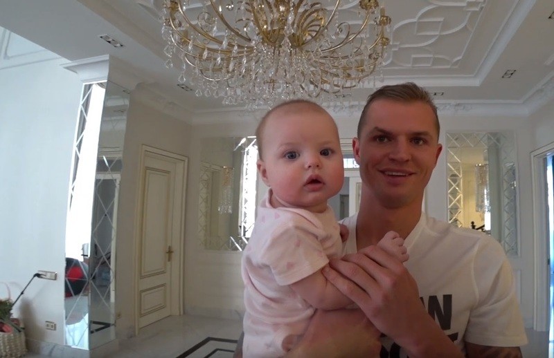 Дмитрий Тарасов с дочерью