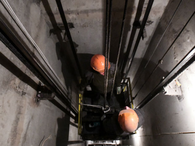 В московской клинике сорвался лифт с людьми