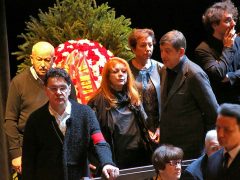 Сергей Маковецкий (слева), Клара Новикова (в центре)