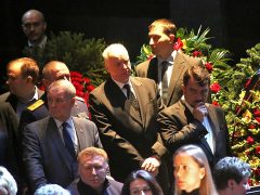 Александр Бастрыкин (в центре)