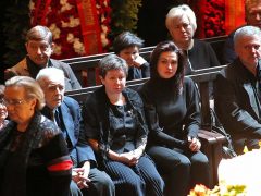 Вдова актера Владимира Этуша Елена Горбунова (в центре)