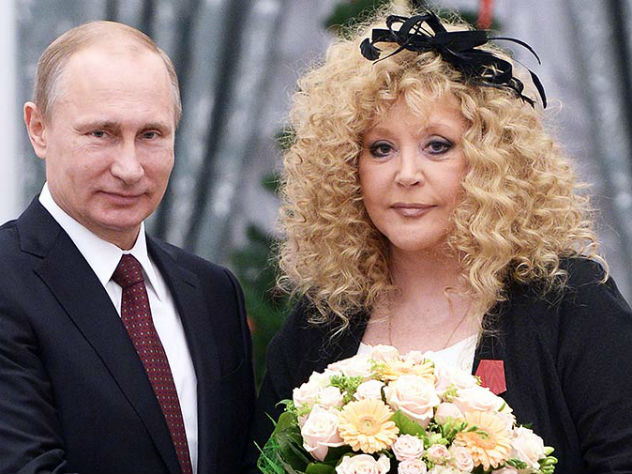 Путин поздравил Пугачеву