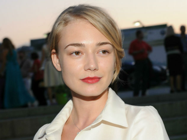 Оксана Акиньшина в купальнике, фото