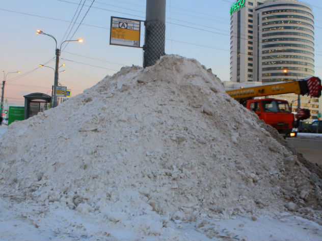 петербурженка пожаловалась на наледь