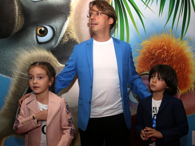 Максим Галкин* с сыном и дочкой Филиппа Киркорова Аллой-Викторией и Мартином