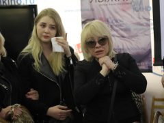 ИРИНА ГРИБУЛИНА С ДОЧЕРЬЮ НАСТЕЙ