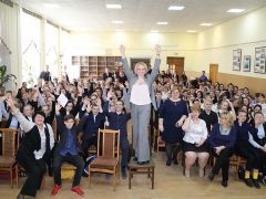 ИРИНА МАЗУРКЕВИЧ НА ВСТРЕЧЕ СО ШКОЛЬНИКАМИ