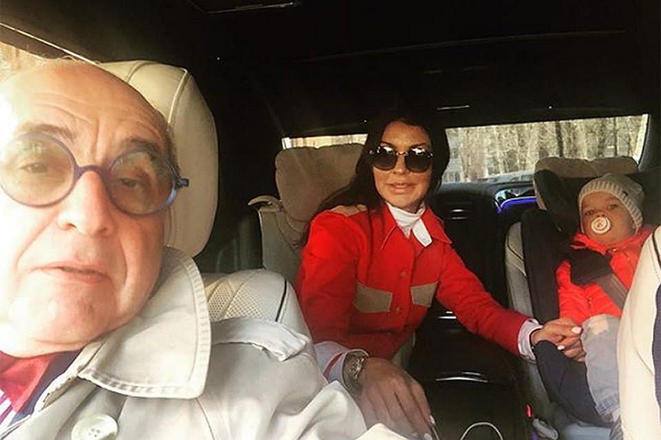 Добровинский и Казьмина с ребенком