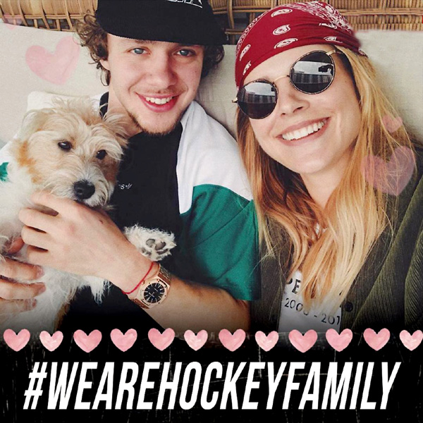 - Мы - хоккейная семья, - подписал Панарин это снимок с Алисой и Рыжиком