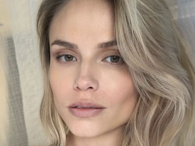 Бірге бақытты фильмінен жалаңаш Захарова