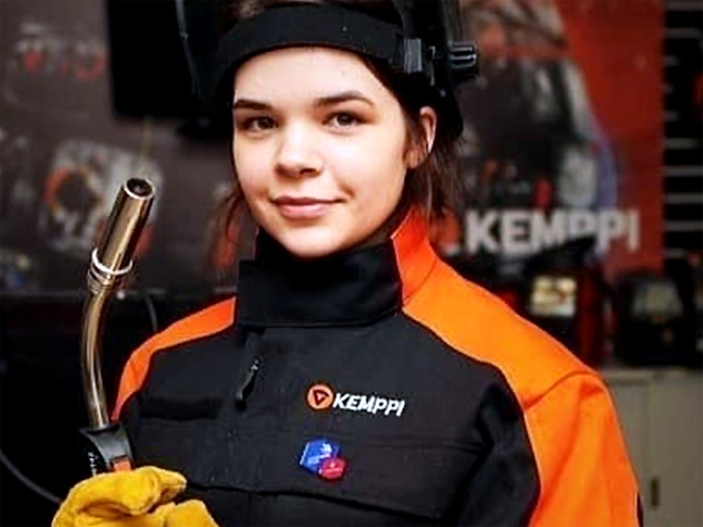 19-летняя Диана Багаутдинова из Москвы стала лучшей среди сварщиков на Всероссийском конкурсе рабочих специальностей
