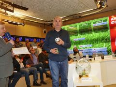 ЮРИЙ ДАВЫДОВ