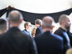 Сына покойного от первого брака Прохора утешал гендиректор Первого канала Константин ЭРНСТ