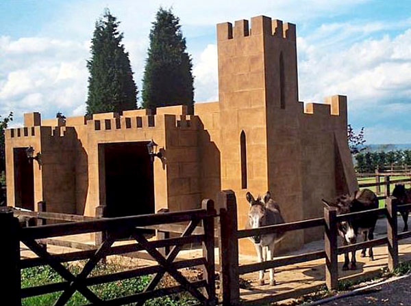 Надо быть ослом, чтобы возвести у себя такой китч