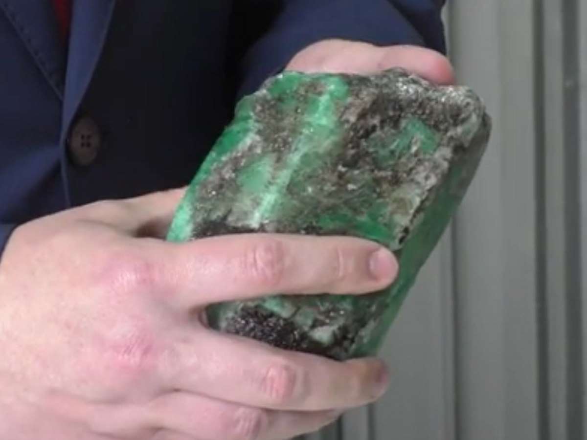 Гигантский изумруд