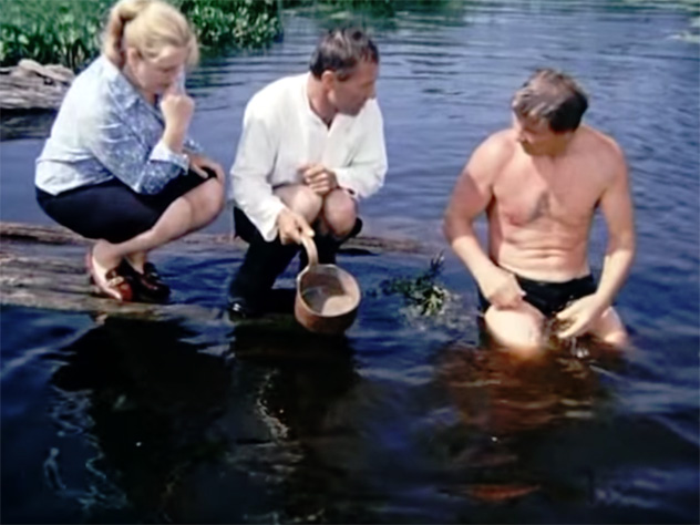 Кадр из фильма «Калина красная»